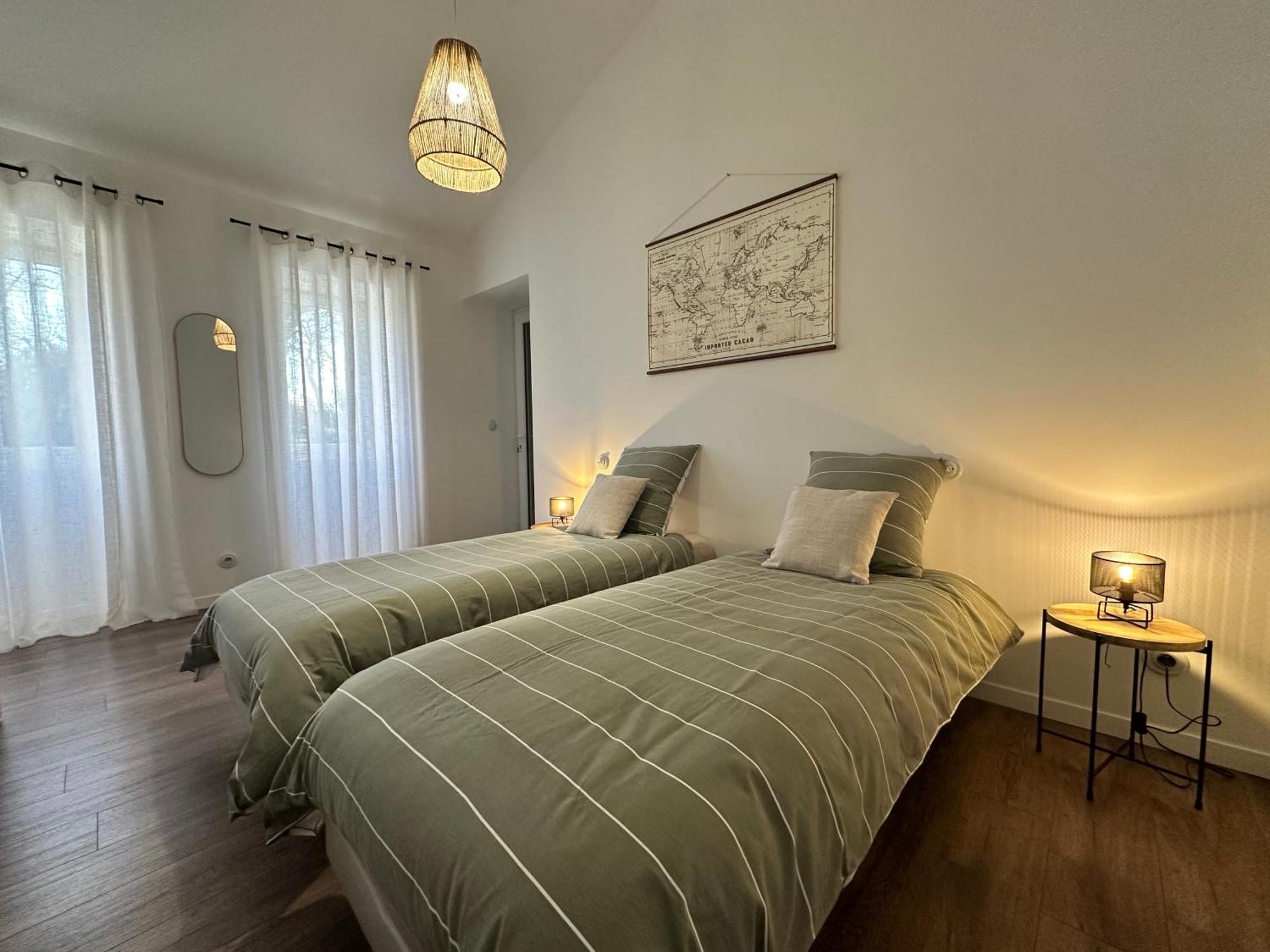 Maison De Vacances Gondrin Extérieur photo